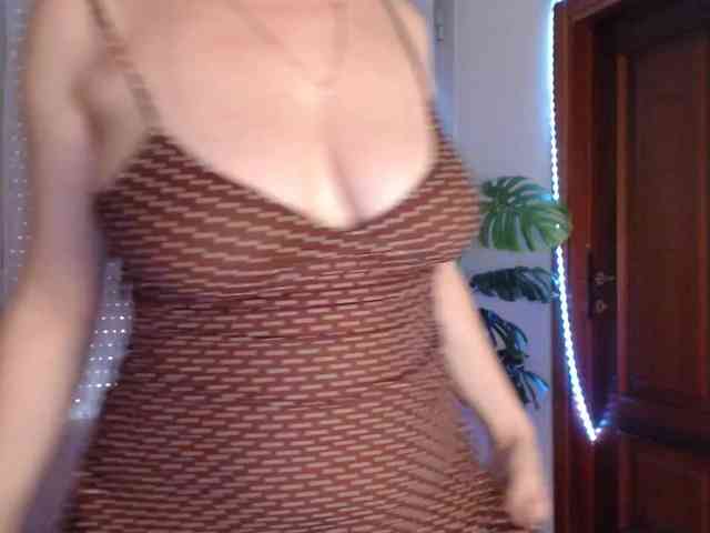 Alina-Lovely webcam