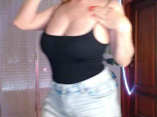 Alina-Lovely webcam