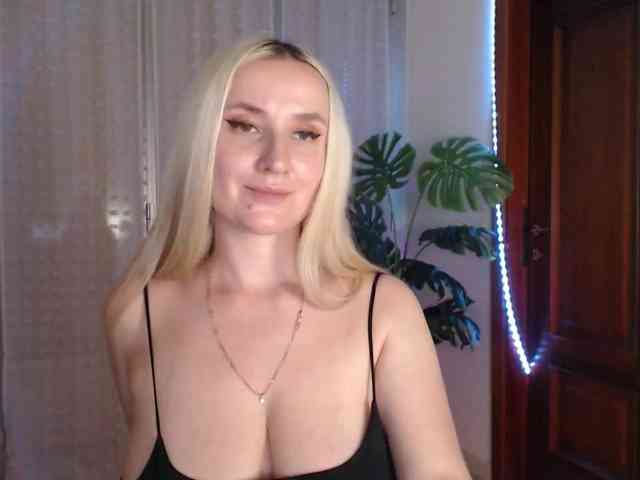 Alina-Lovely webcam