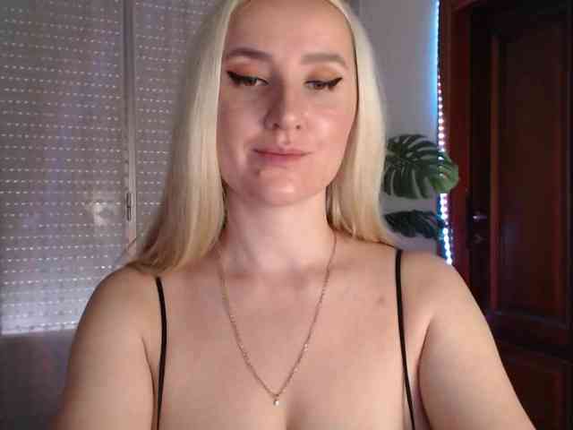 Alina-Lovely webcam
