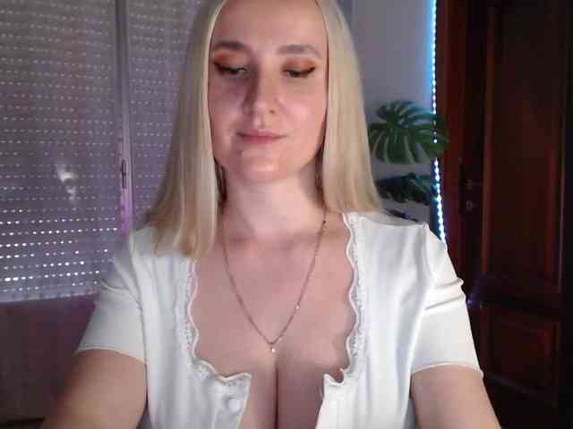 Alina-Lovely webcam
