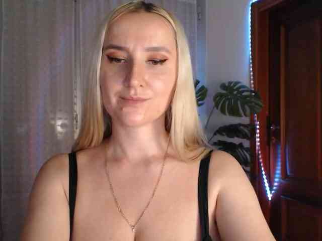 Alina-Lovely webcam