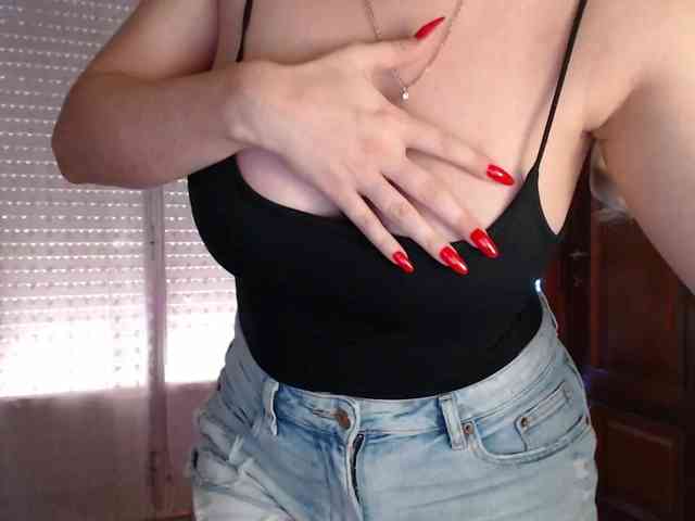 Alina-Lovely webcam