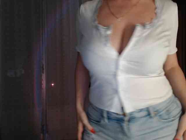 Alina-Lovely webcam