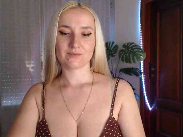 Alina-Lovely webcam