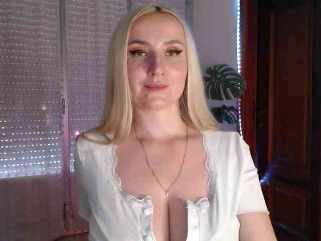 Alina-Lovely webcam
