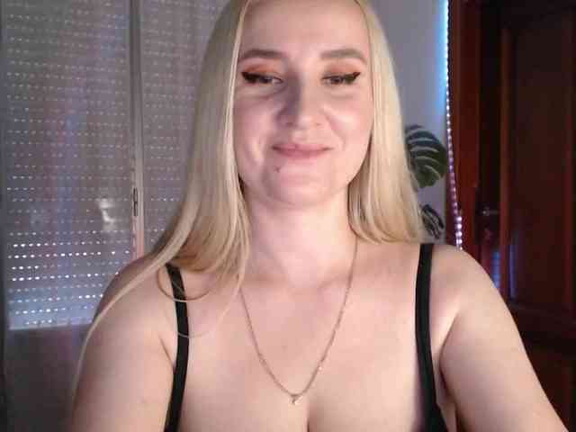 Alina-Lovely webcam