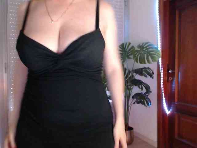 Alina-Lovely webcam