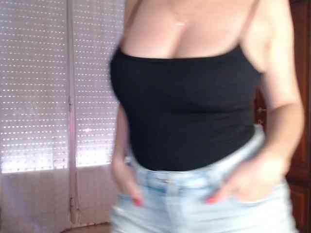 Alina-Lovely webcam