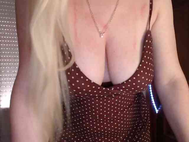 Alina-Lovely webcam