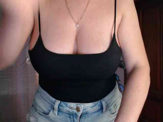 Alina-Lovely webcam