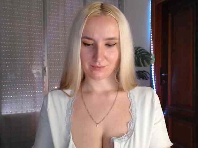 Alina-Lovely webcam