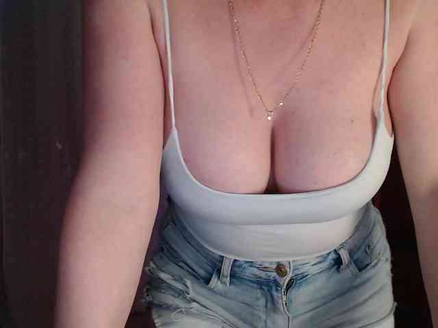 Alina-Lovely webcam