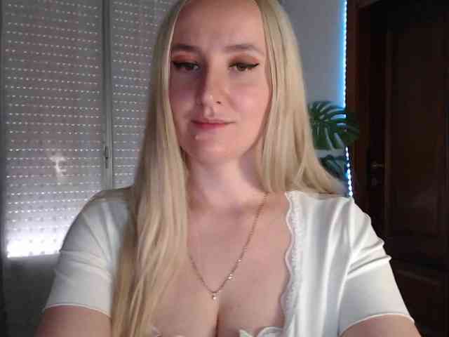 Alina-Lovely webcam