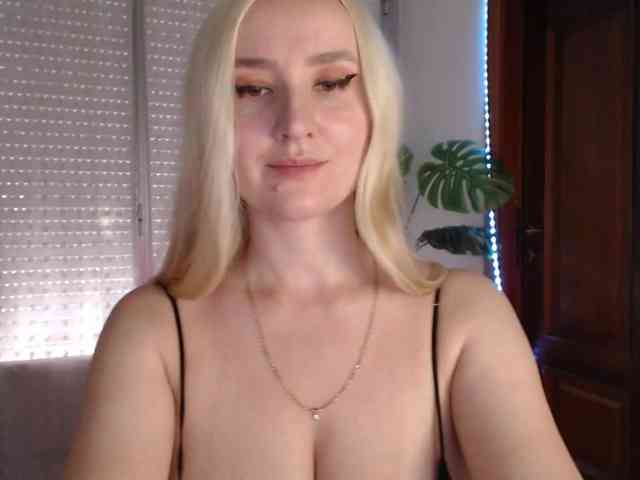 Alina-Lovely webcam