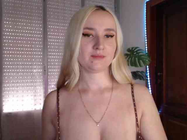 Alina-Lovely webcam