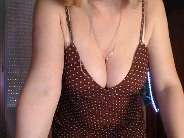 Alina-Lovely webcam