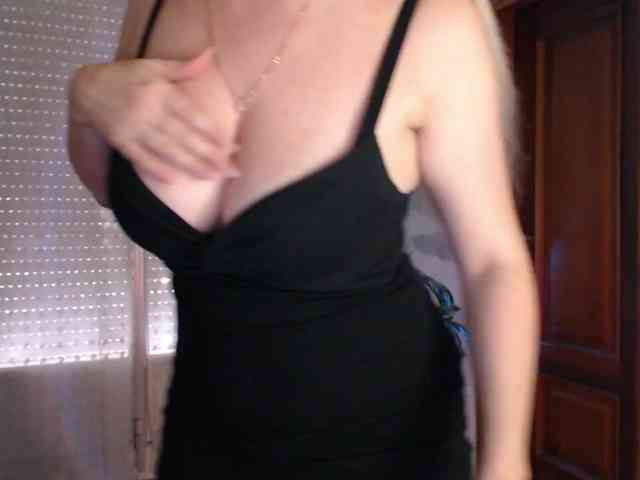 Alina-Lovely webcam