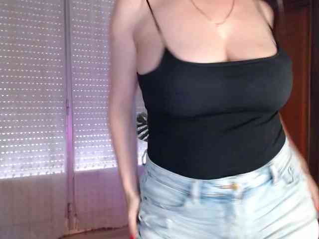 Alina-Lovely webcam
