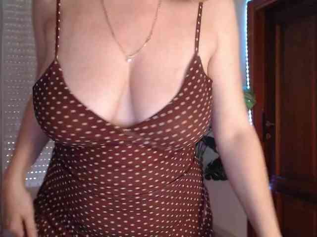 Alina-Lovely webcam