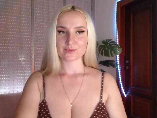 Alina-Lovely webcam