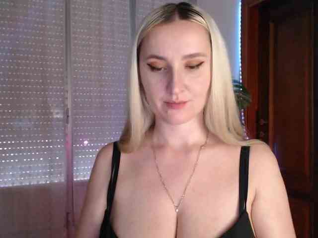 Alina-Lovely webcam
