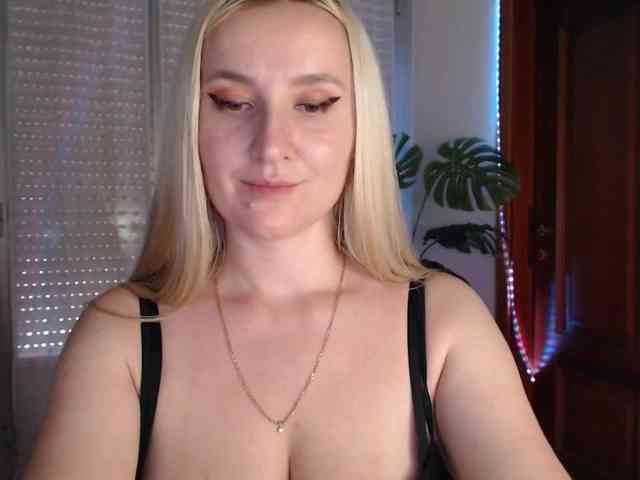 Alina-Lovely webcam