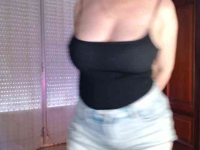 Alina-Lovely webcam