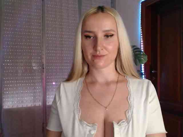 Alina-Lovely webcam