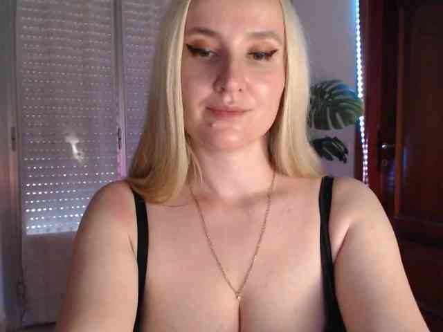 Alina-Lovely webcam
