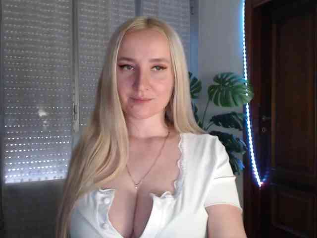 Alina-Lovely webcam