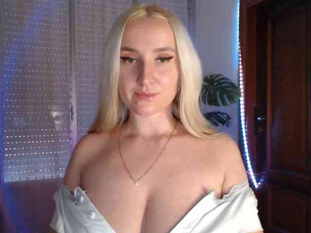 Alina-Lovely webcam