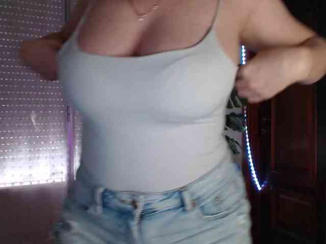 Alina-Lovely webcam