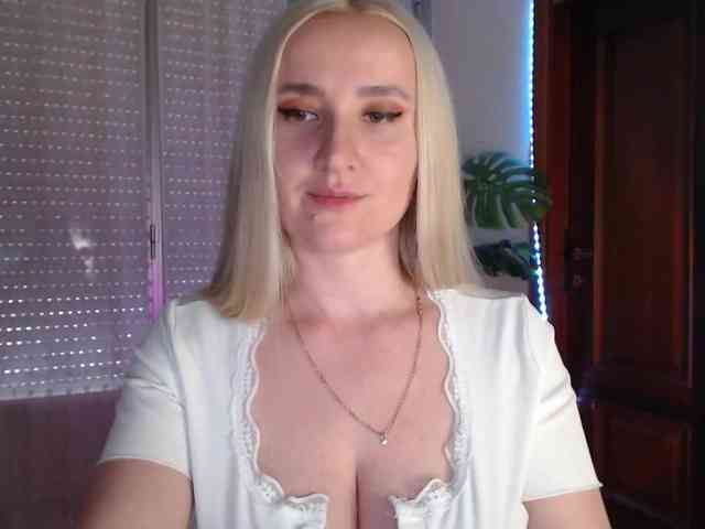 Alina-Lovely webcam