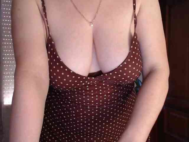 Alina-Lovely webcam