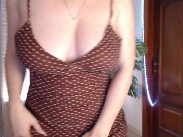 Alina-Lovely webcam