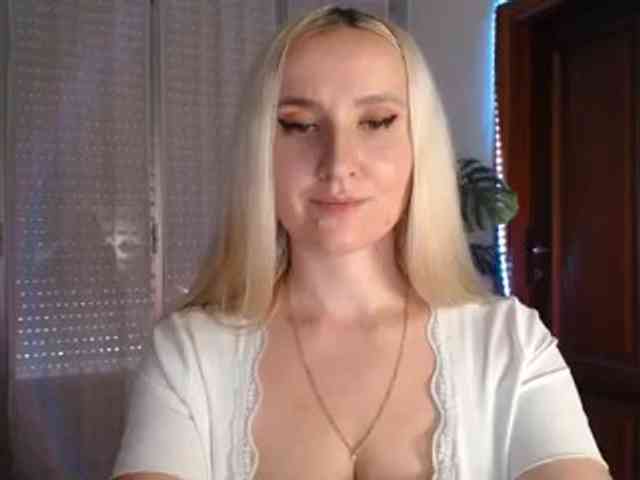 Alina-Lovely webcam