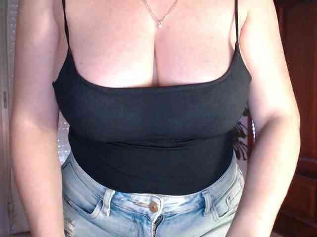Alina-Lovely webcam