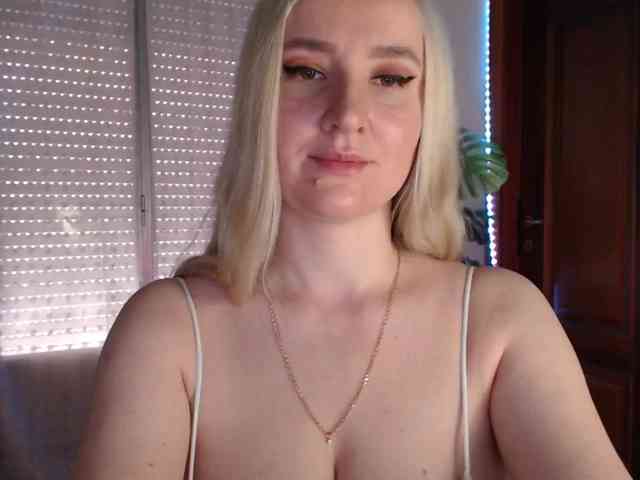 Alina-Lovely webcam