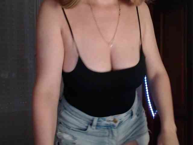 Alina-Lovely webcam