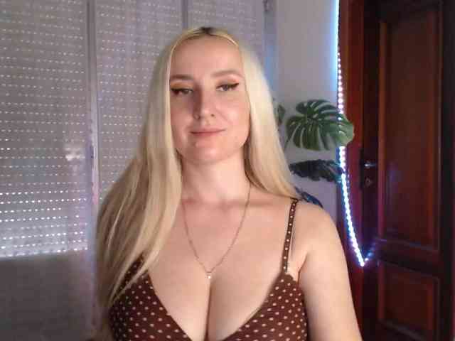 Alina-Lovely webcam