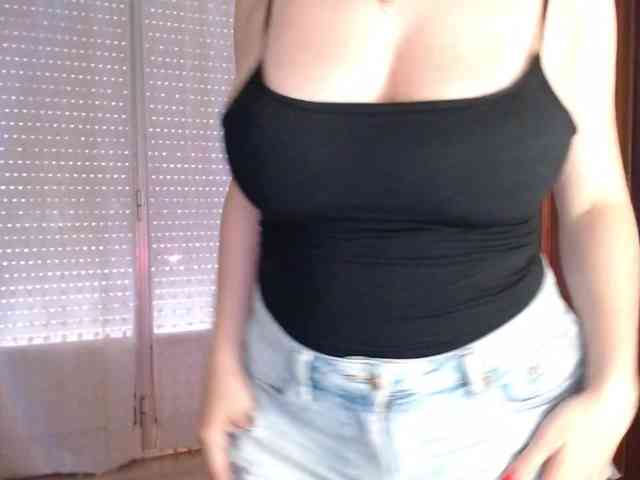 Alina-Lovely webcam