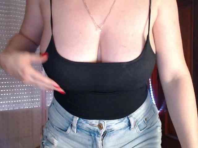 Alina-Lovely webcam