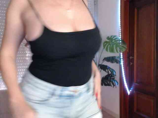 Alina-Lovely webcam
