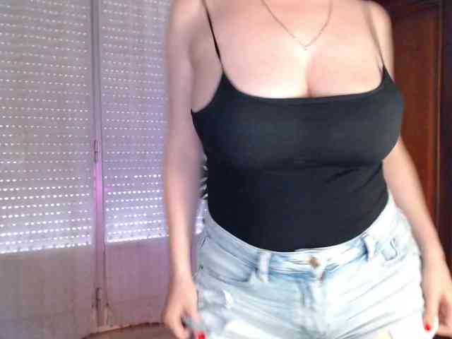 Alina-Lovely webcam
