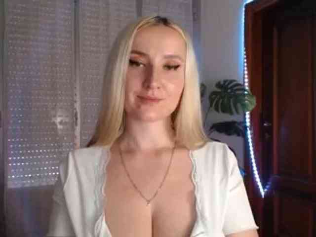 Alina-Lovely webcam