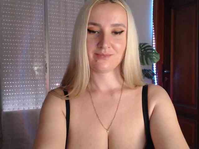 Alina-Lovely webcam