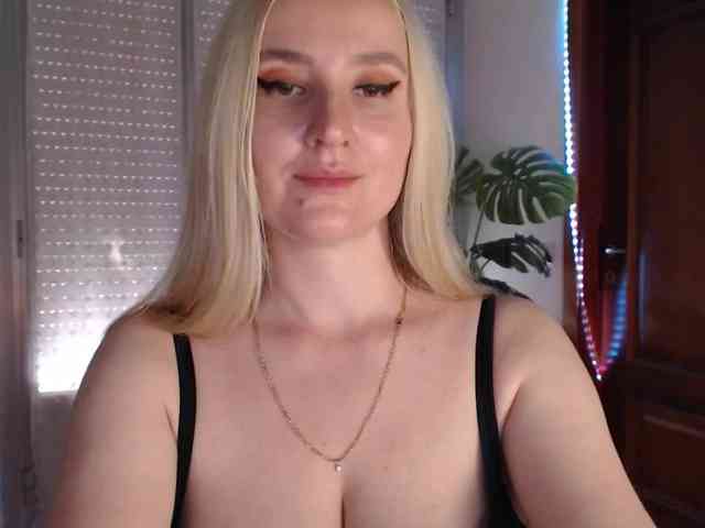 Alina-Lovely webcam