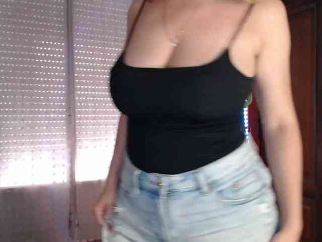 Alina-Lovely webcam