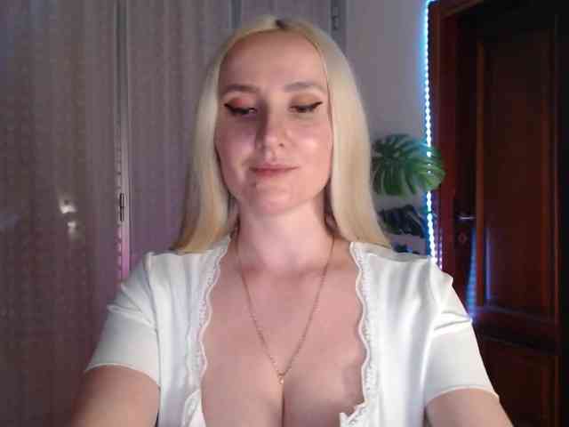 Alina-Lovely webcam